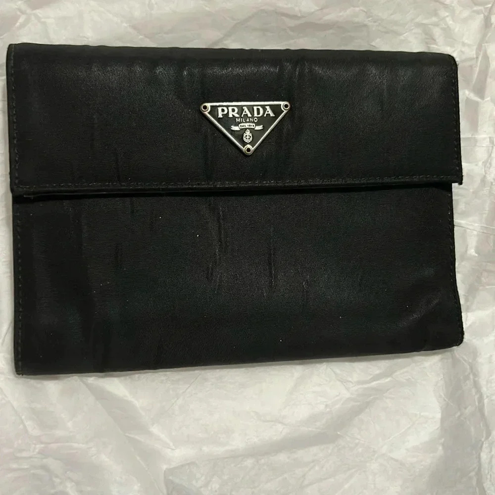 Authentic Prada Wallet Unisex